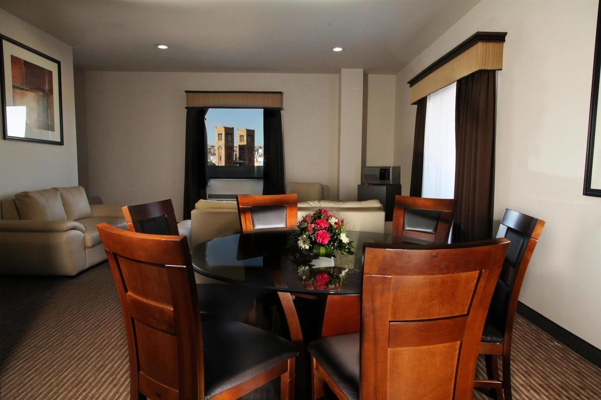Best Western Plus La Mina Parral Интерьер фото