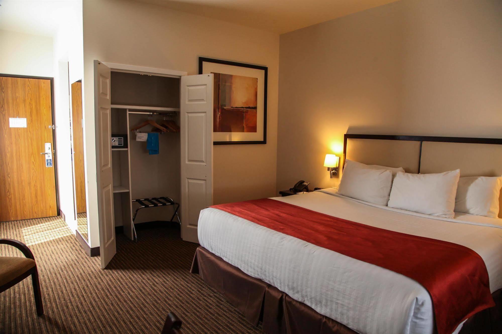 Best Western Plus La Mina Parral Номер фото